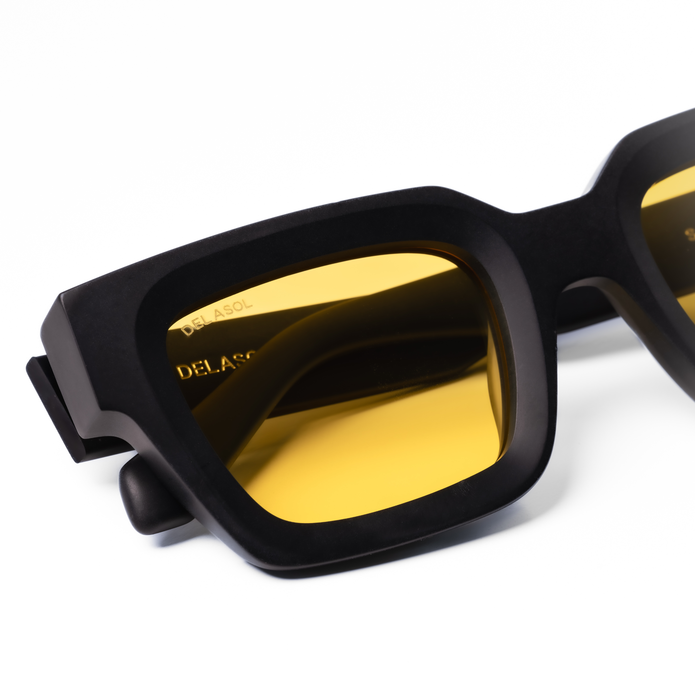 Utopia | Black Matte Yellow