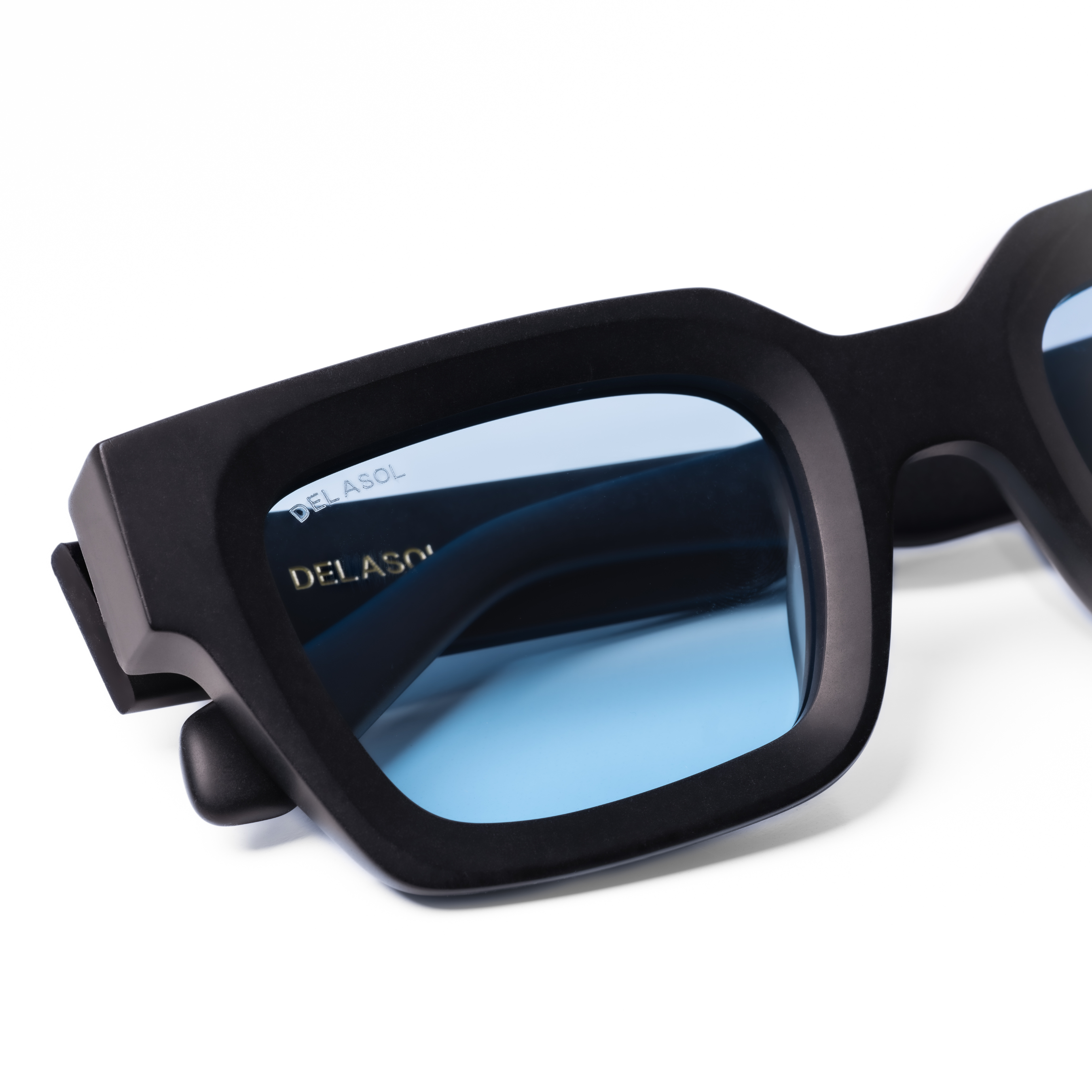 Utopia | Black Matte Blue